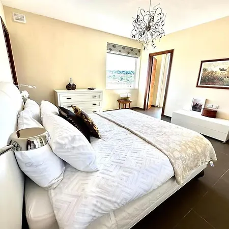 Lejlighed Zer- Spacious House With Terrace And Views