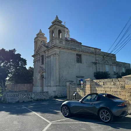 Daire Zer- Spacious House With Terrace And Views Marsaxlokk