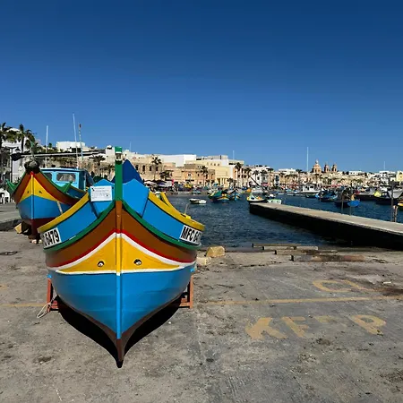 Daire Zer- Spacious House With Terrace And Views Marsaxlokk