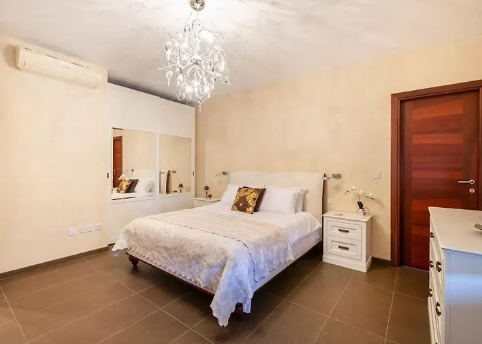 Zer- Spacious House With Terrace And Views Daire