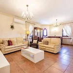 Zer- Spacious House With Terrace And Views *