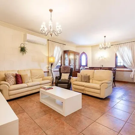 Zer- Spacious House With Terrace And Views *