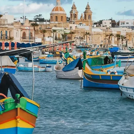 Zer- Spacious House With Terrace And Views Marsaxlokk