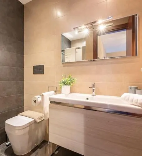 Apartament Zer- Spacious House With Terrace And Views