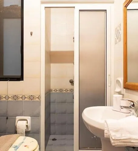 Zer- Spacious House With Terrace And Views شقة *