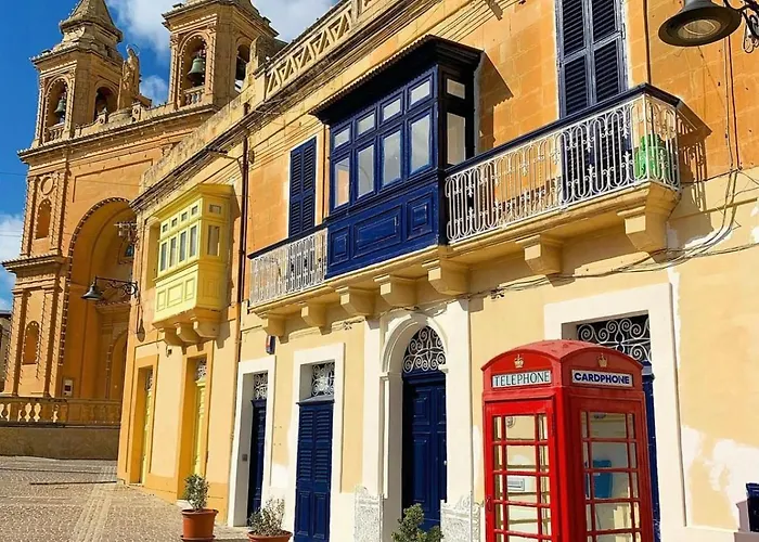 Zer- Spacious House With Terrace And Views شقة